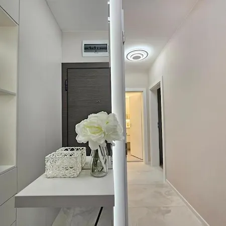 Designer's Signature Sofia